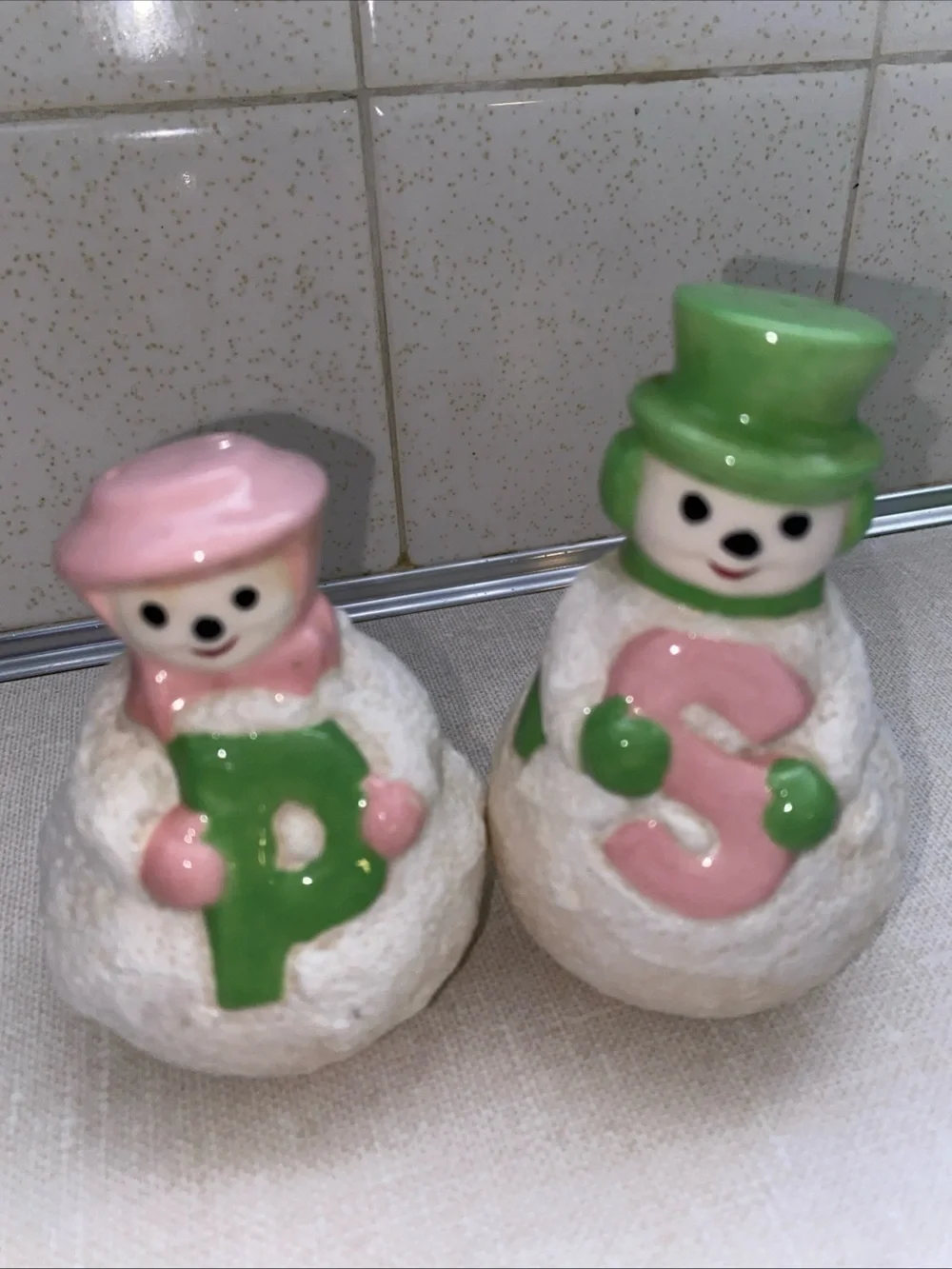 Delia Signed Vintage‎ Snowman Woman Salt And Pepper Shakers Pink & Green